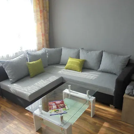 Ferienwohnung-nahe Zwenkauer See Апартаменты *