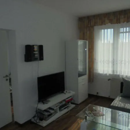 Апартаменты Ferienwohnung-nahe Zwenkauer See Цвенкау