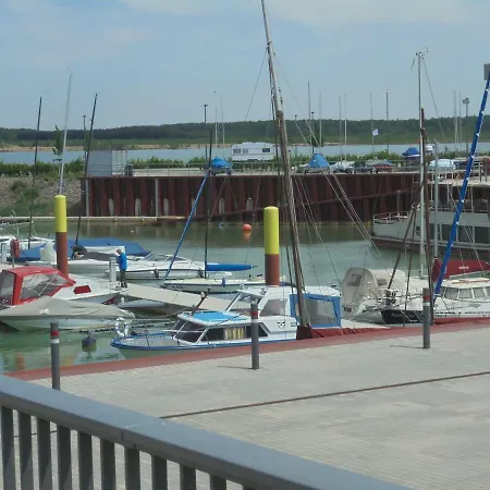 Ferienwohnung-nahe Zwenkauer See * Цвенкау